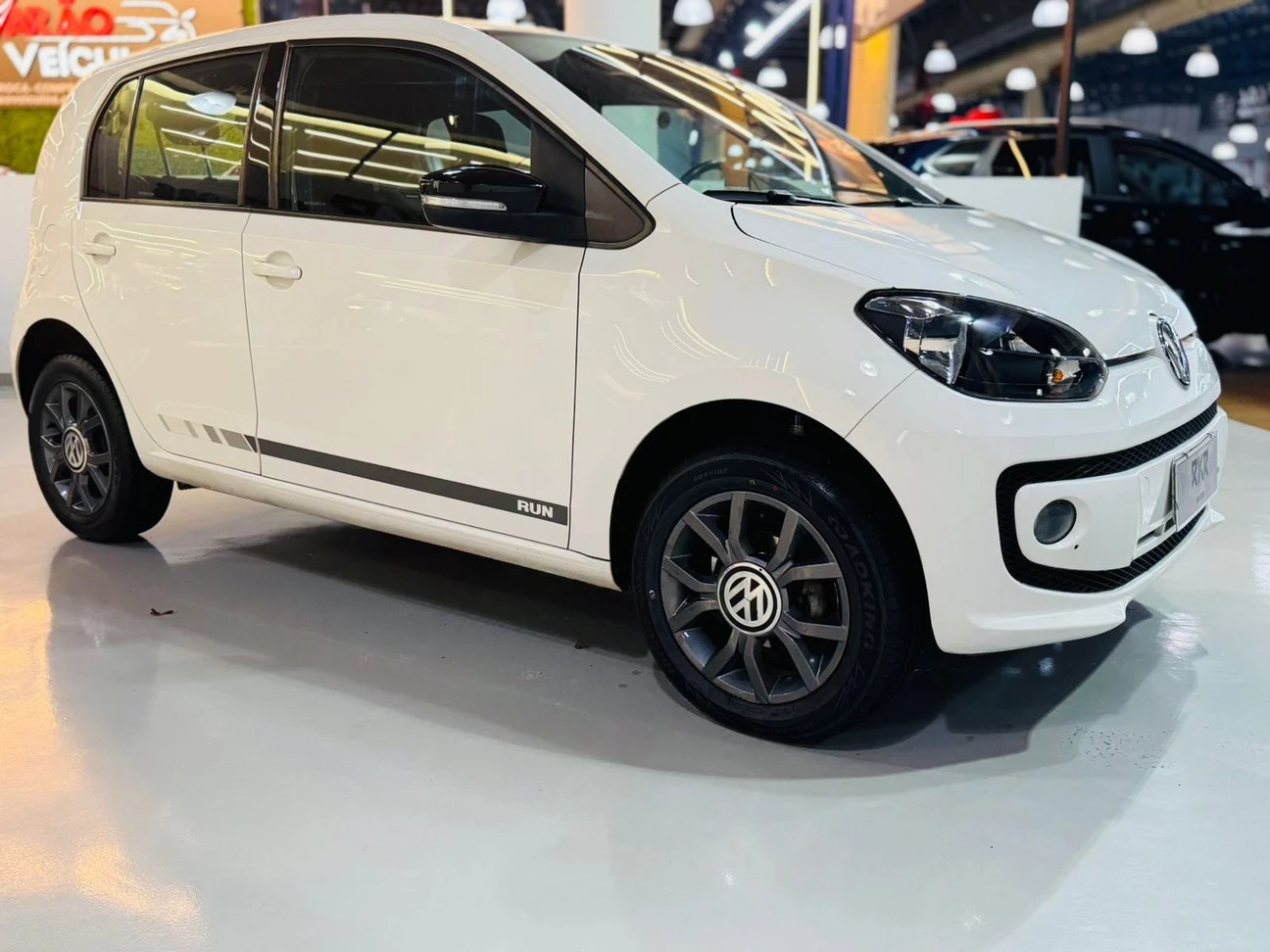 VOLKSWAGEN UP