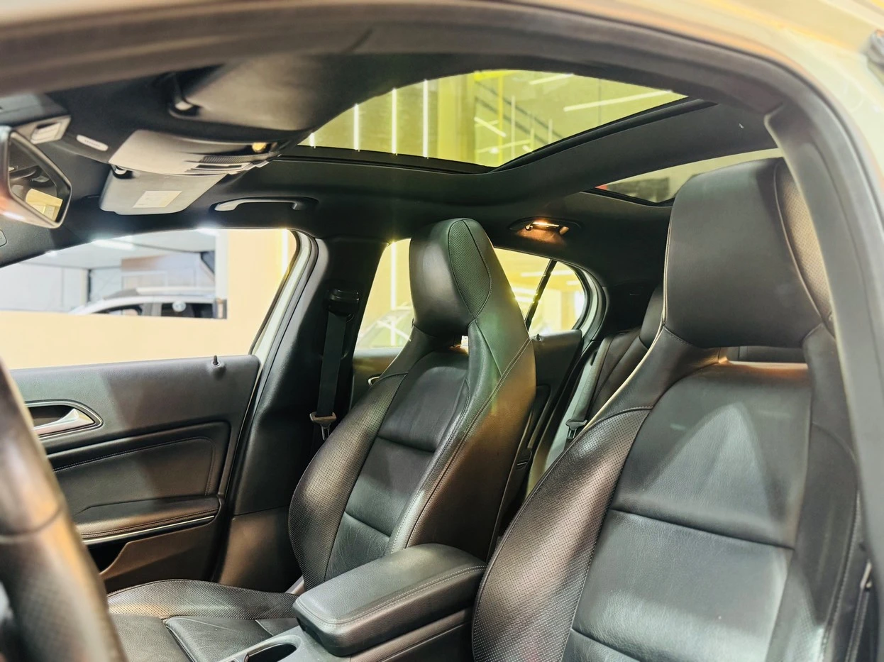 MERCEDES-BENZ GLA 200