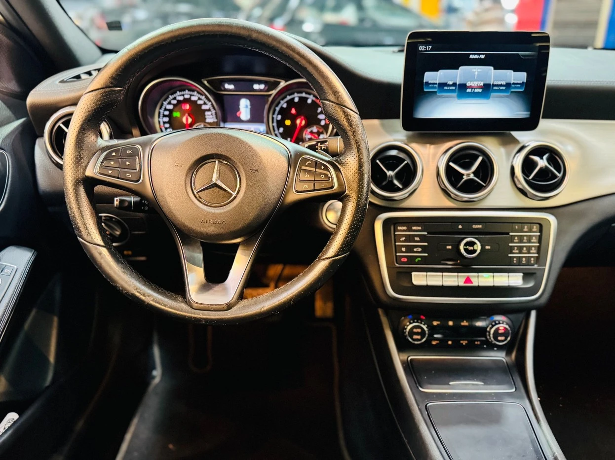 MERCEDES-BENZ GLA 200