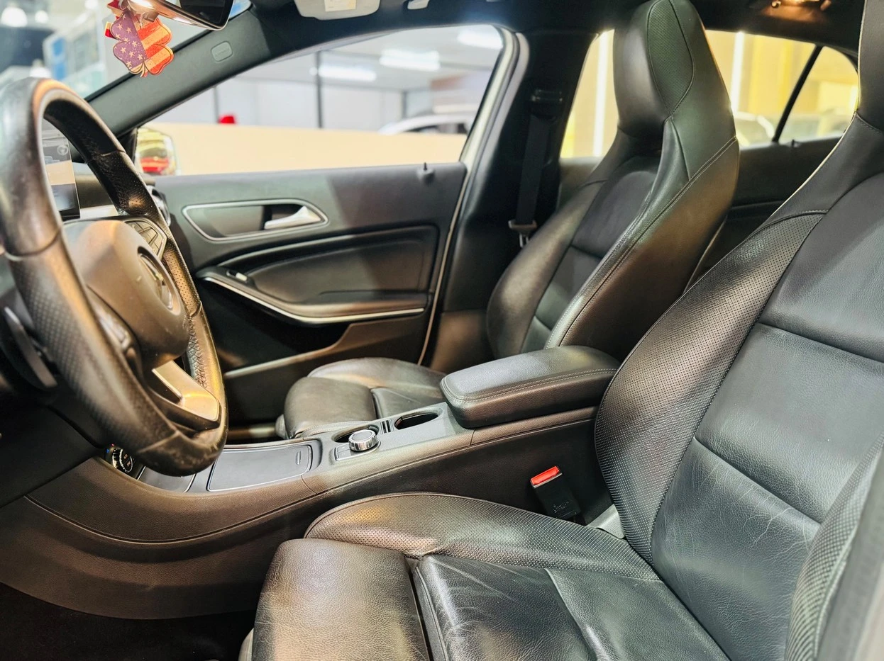 MERCEDES-BENZ GLA 200