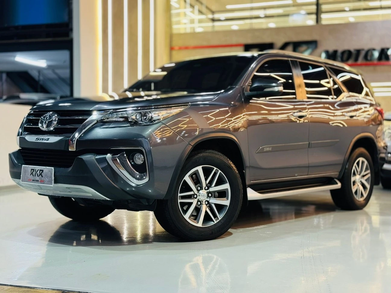 TOYOTA HILUX SW4