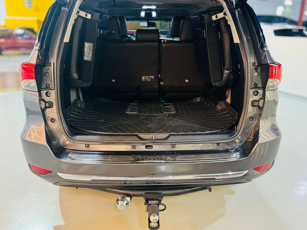 TOYOTA HILUX SW4
