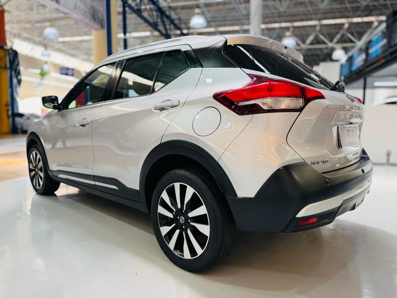 NISSAN KICKS