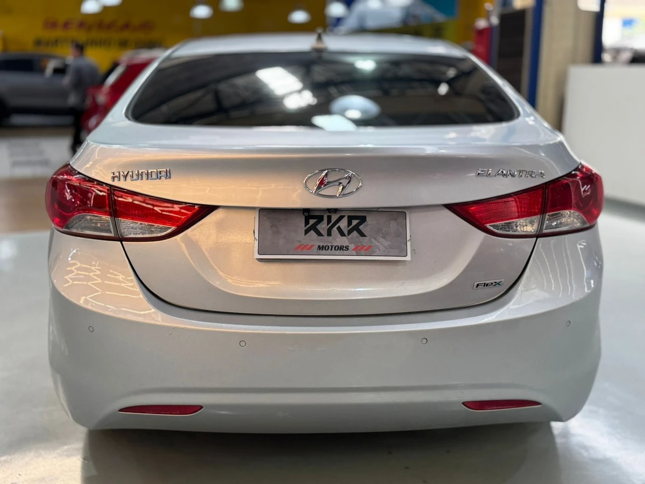 HYUNDAI ELANTRA