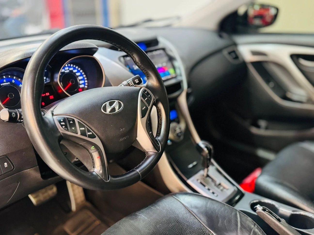 HYUNDAI ELANTRA
