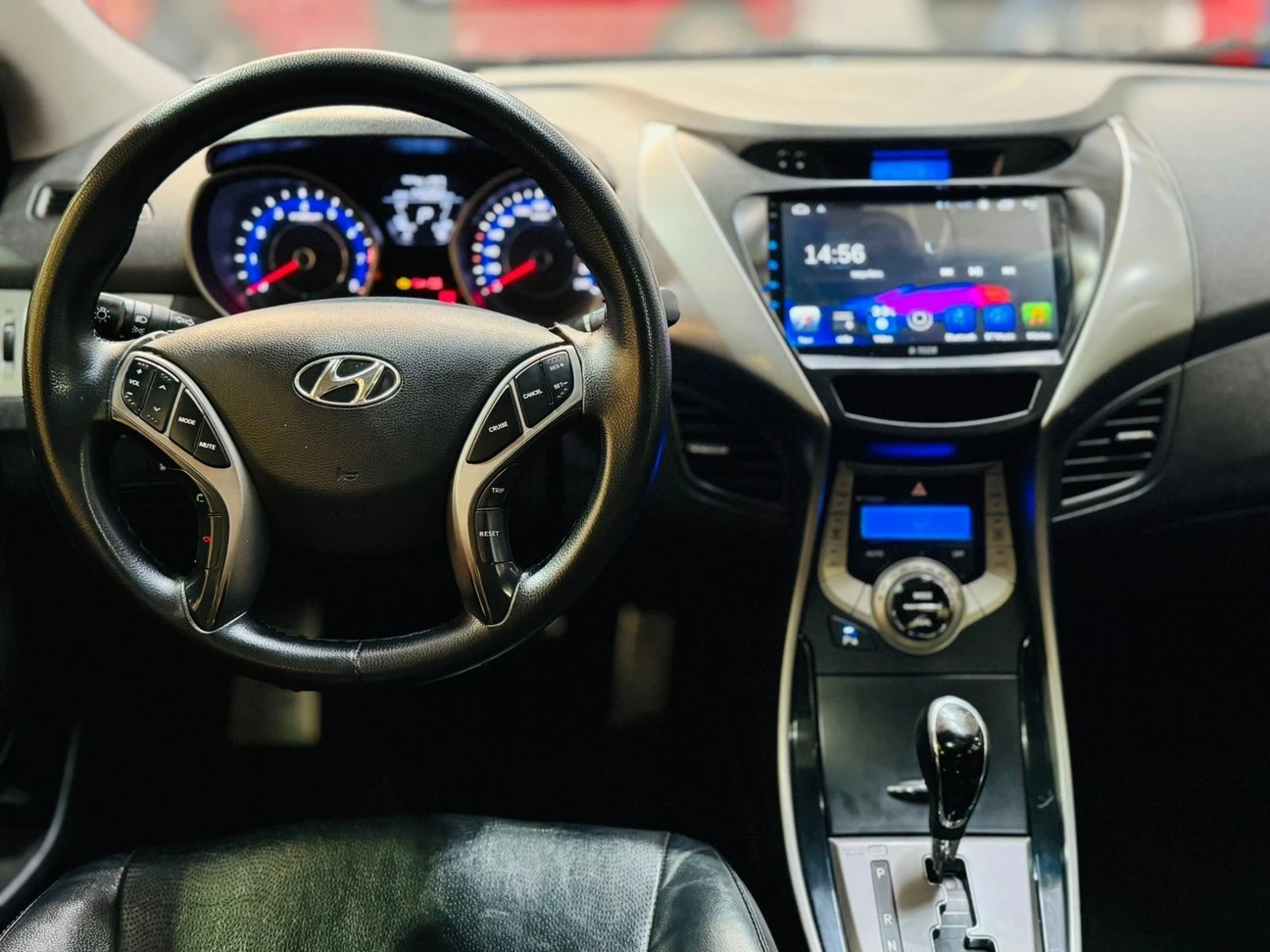 HYUNDAI ELANTRA