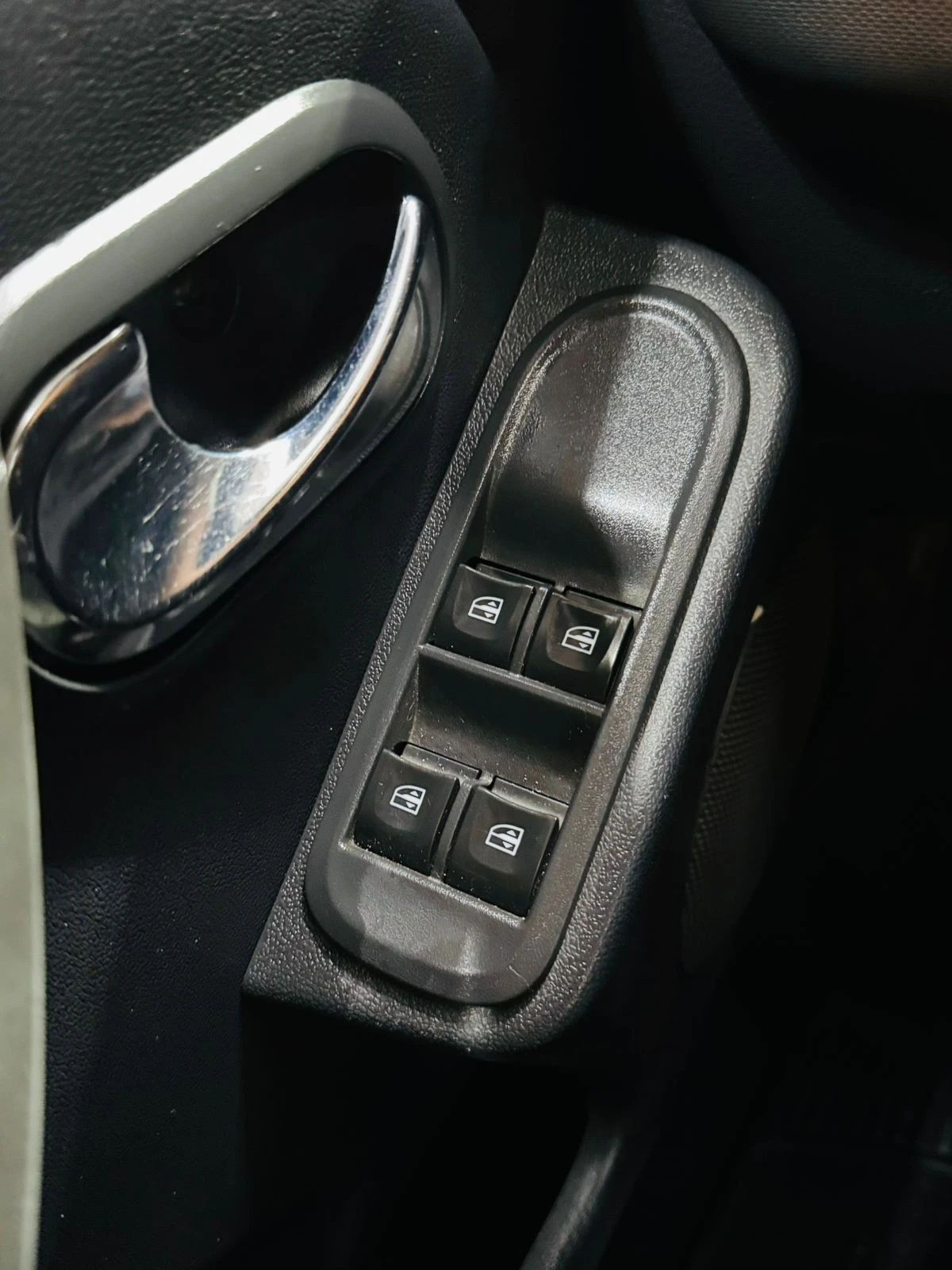 RENAULT DUSTER