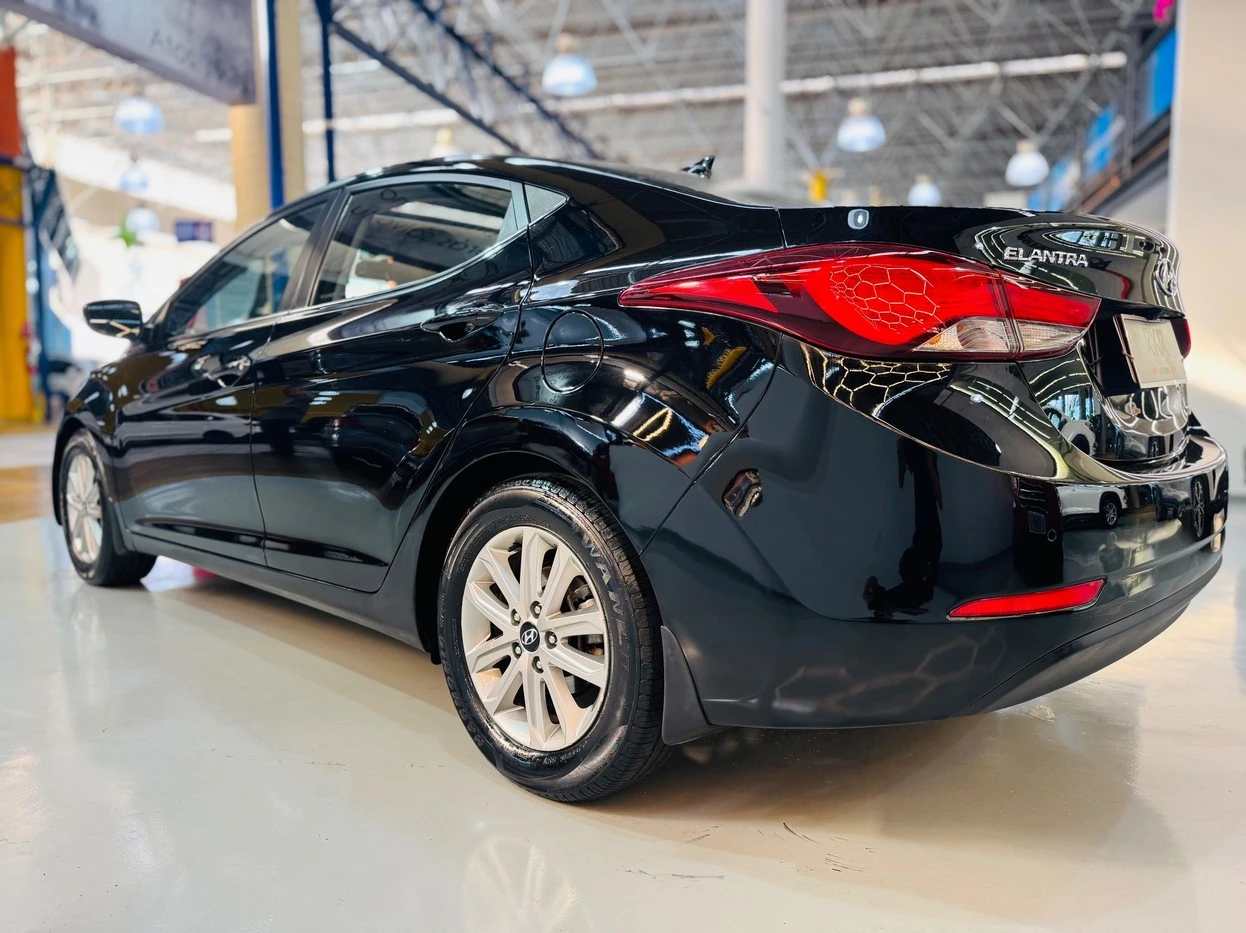 HYUNDAI ELANTRA