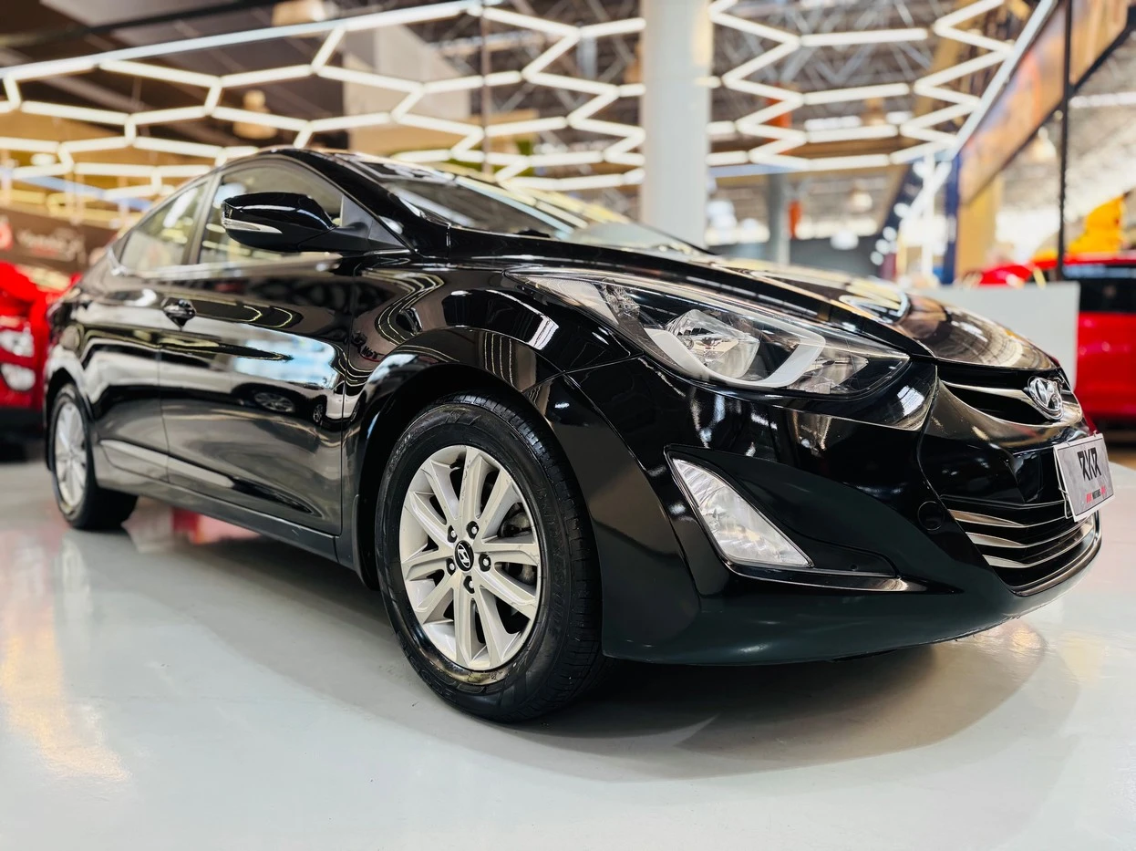 HYUNDAI ELANTRA