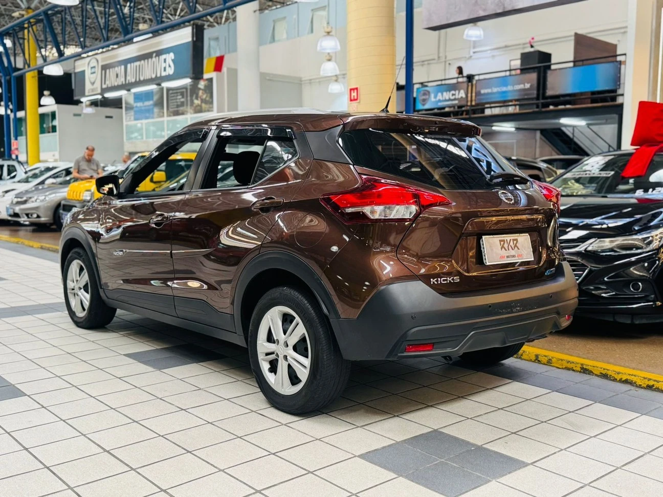 NISSAN KICKS