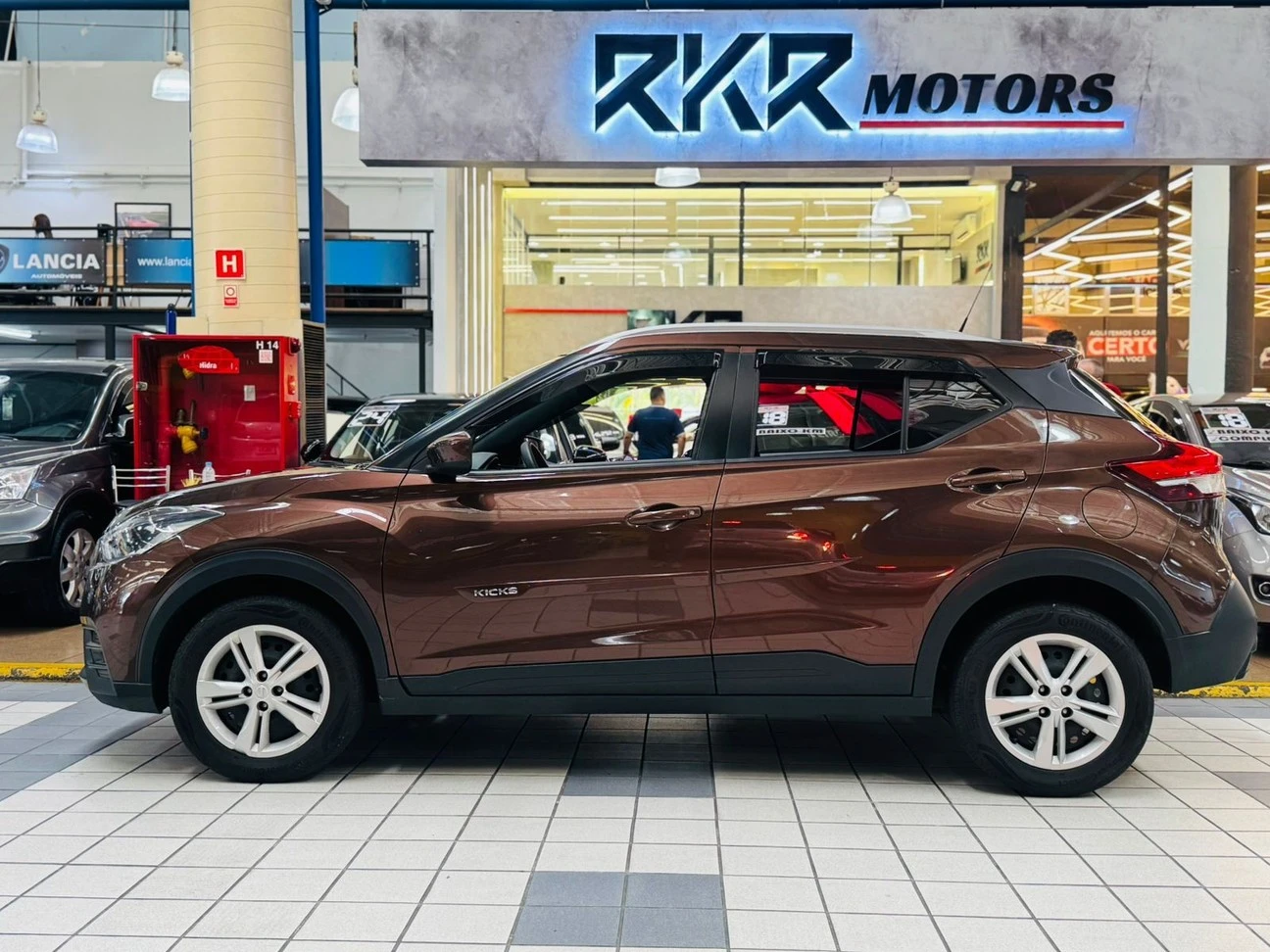 NISSAN KICKS
