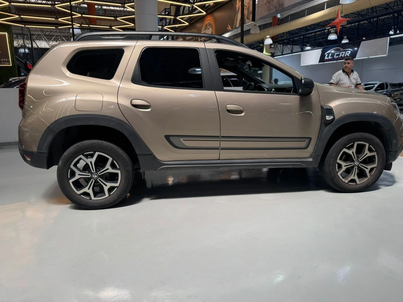 RENAULT DUSTER