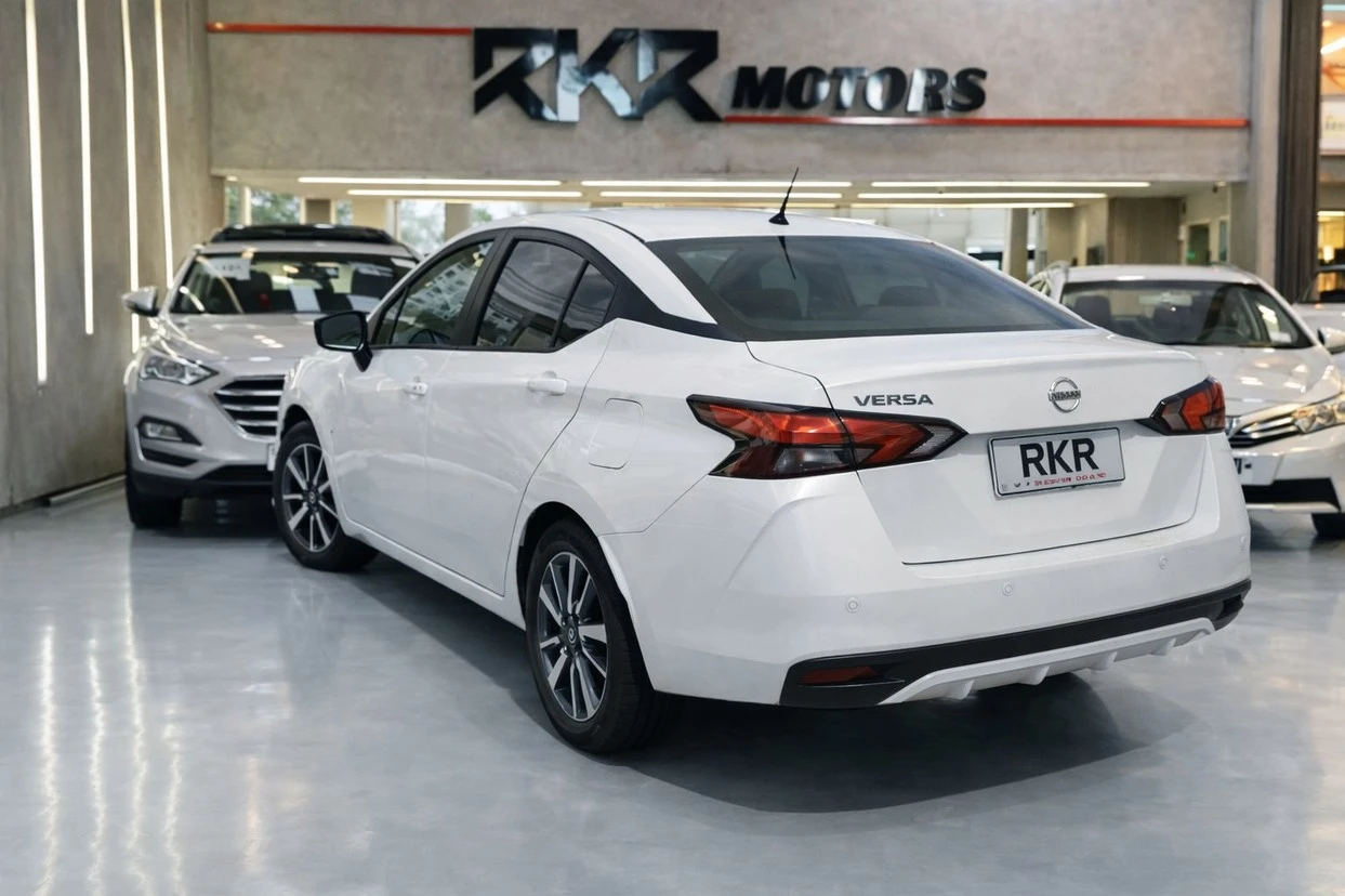 NISSAN VERSA