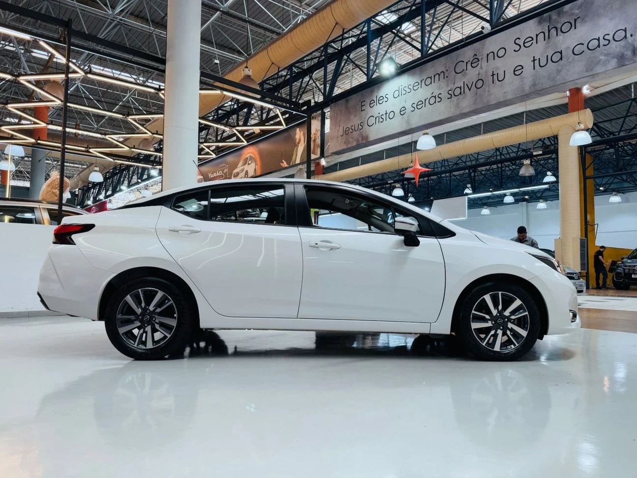 NISSAN VERSA