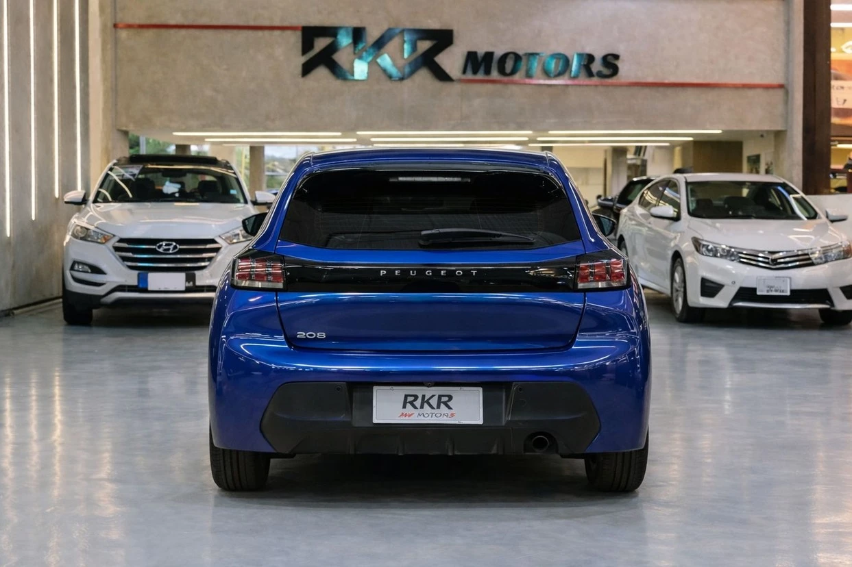 PEUGEOT 208