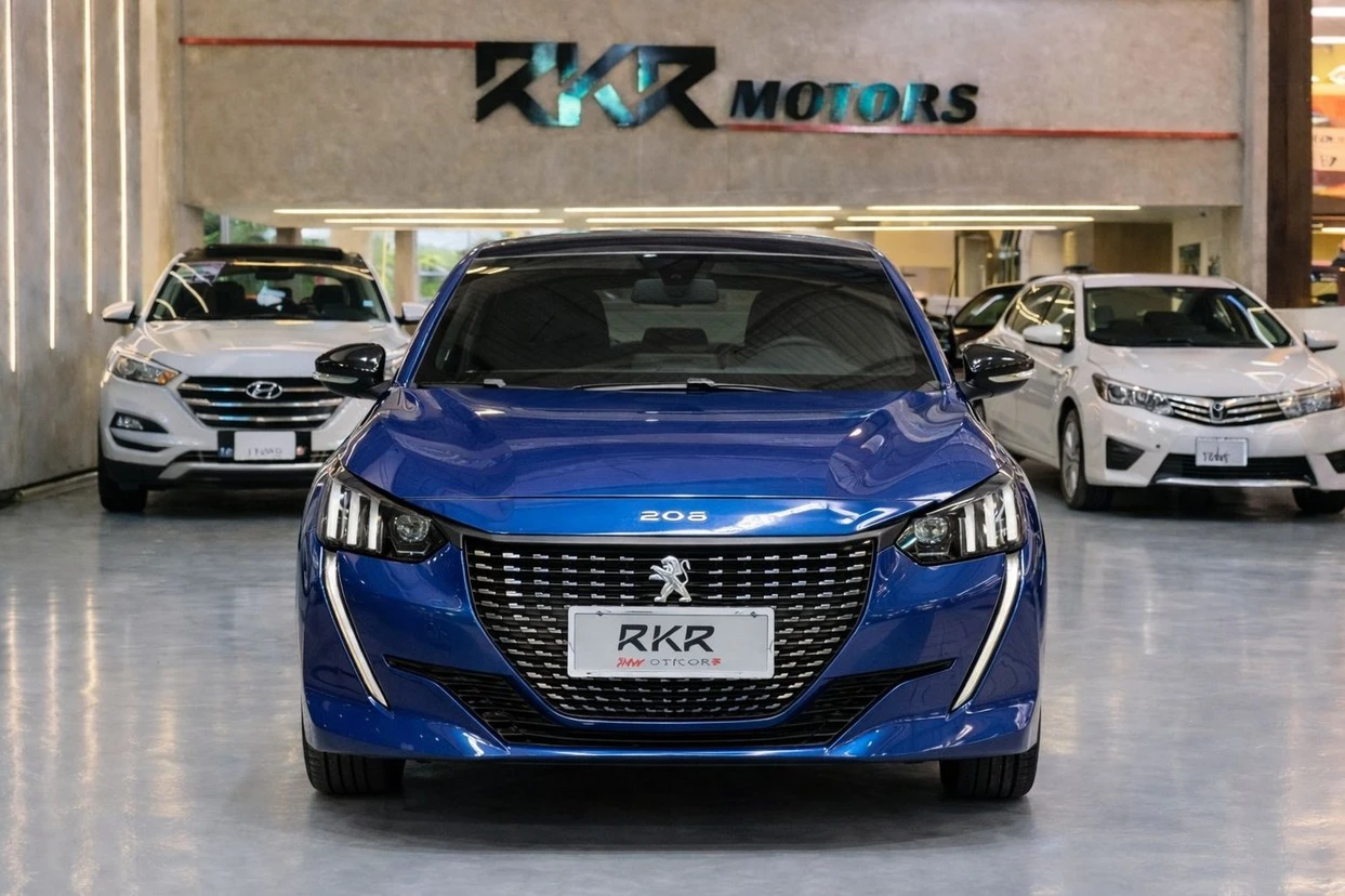 PEUGEOT 208