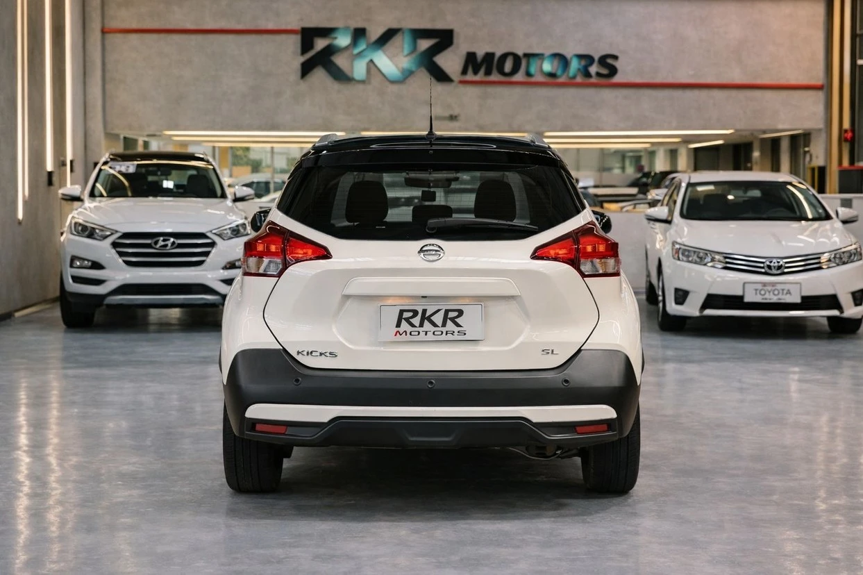 NISSAN KICKS