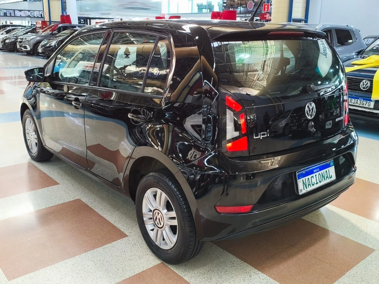 VOLKSWAGEN UP