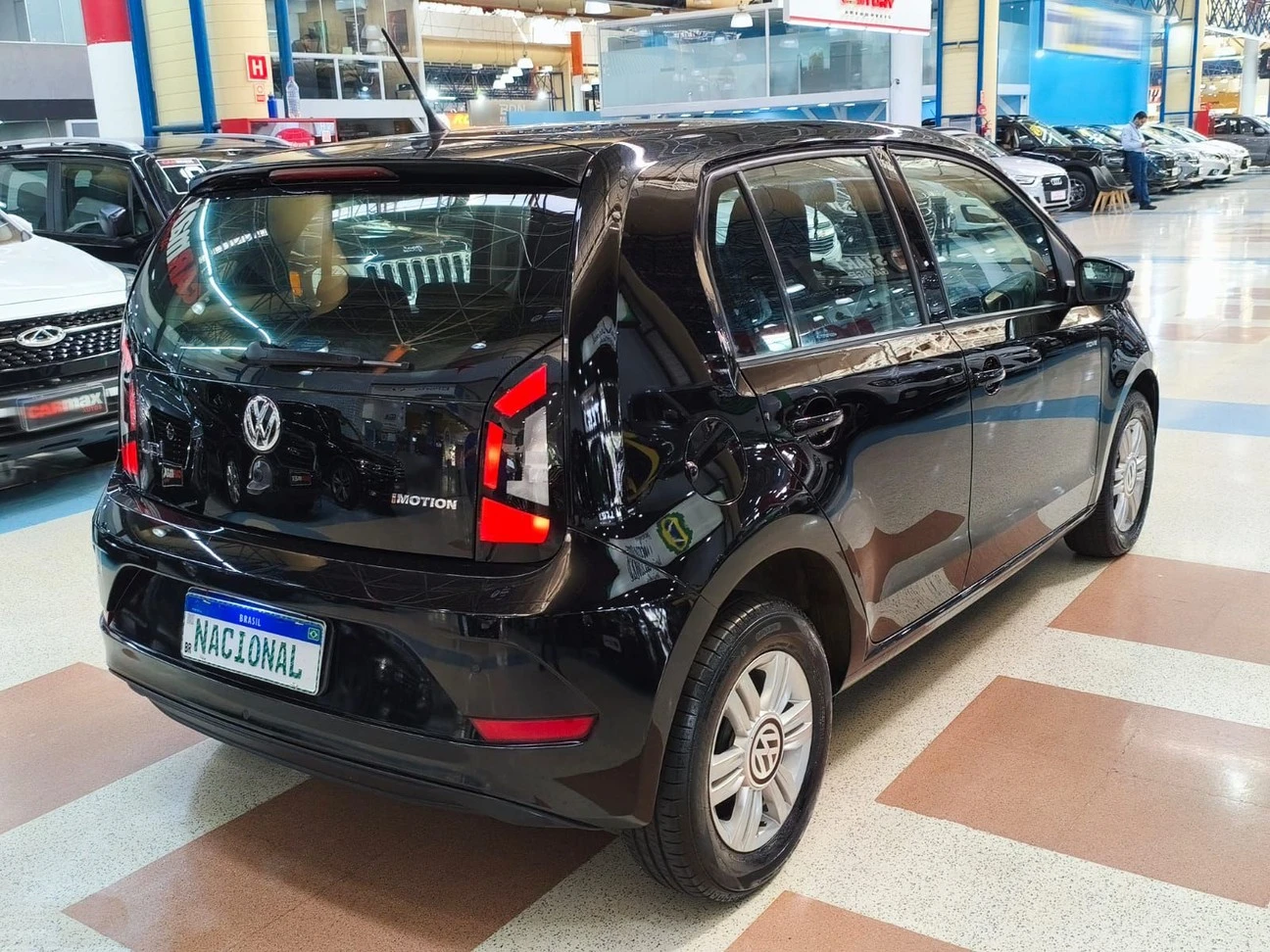VOLKSWAGEN UP
