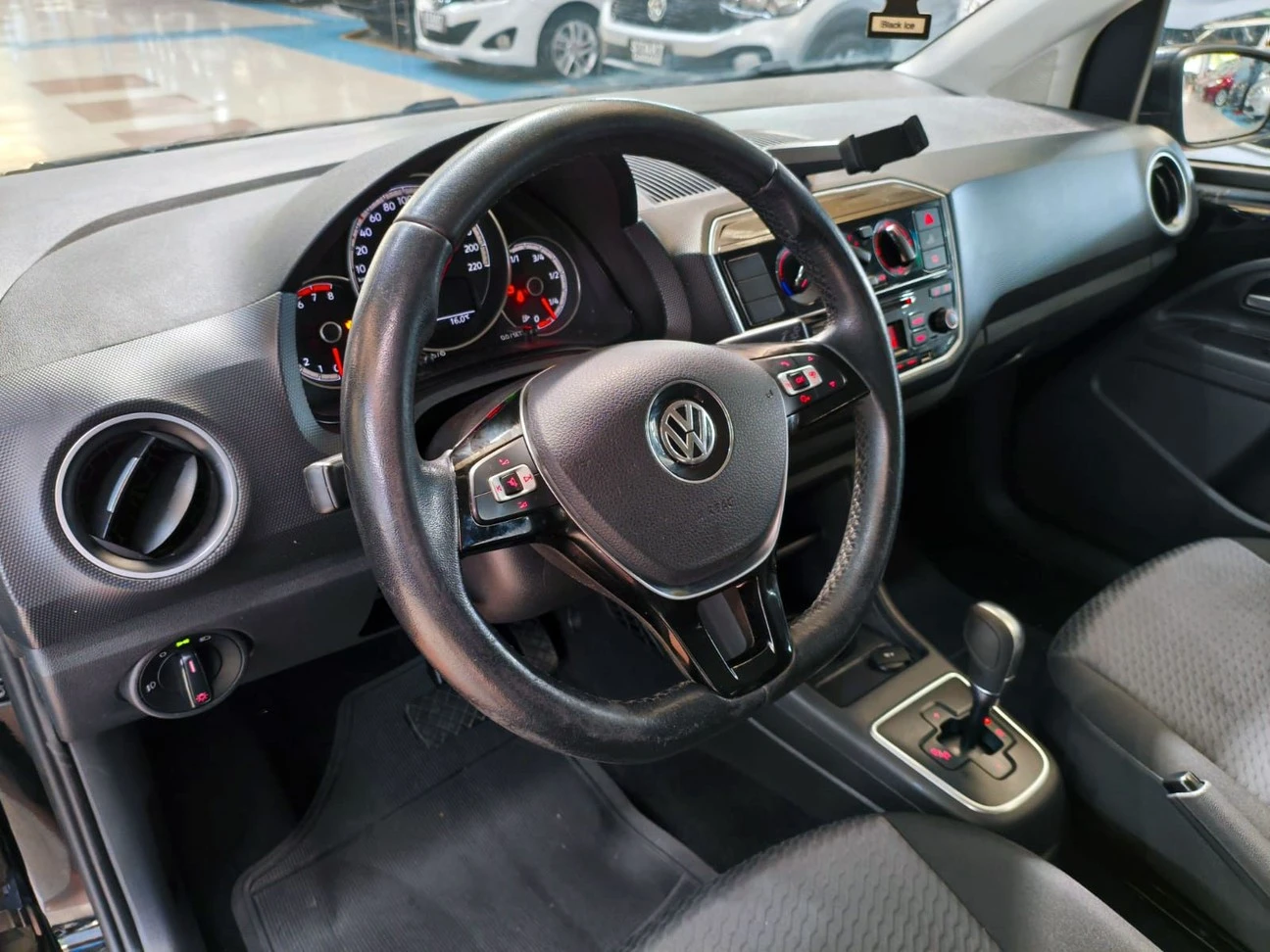 VOLKSWAGEN UP