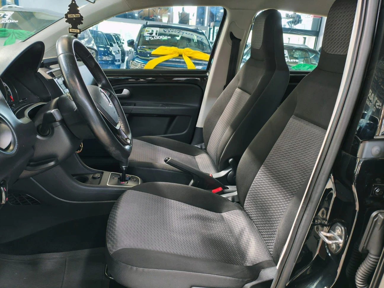VOLKSWAGEN UP