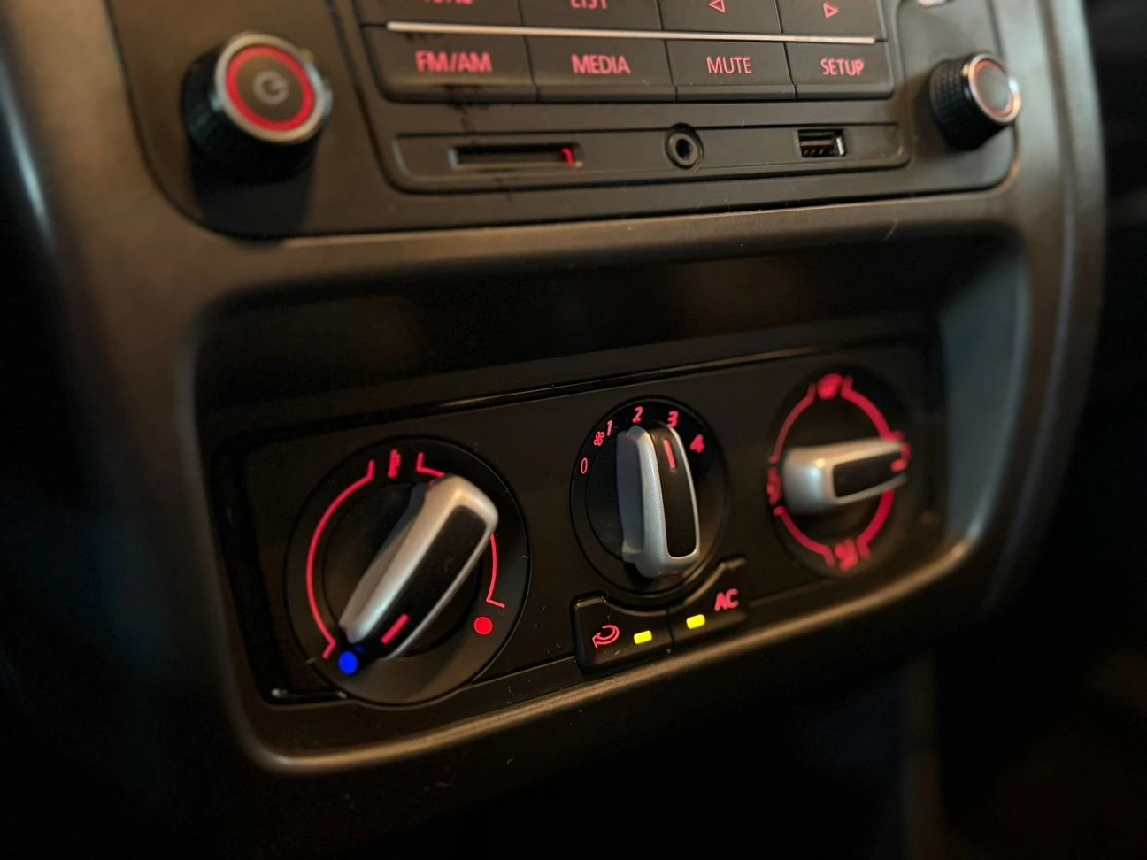 VOLKSWAGEN FOX