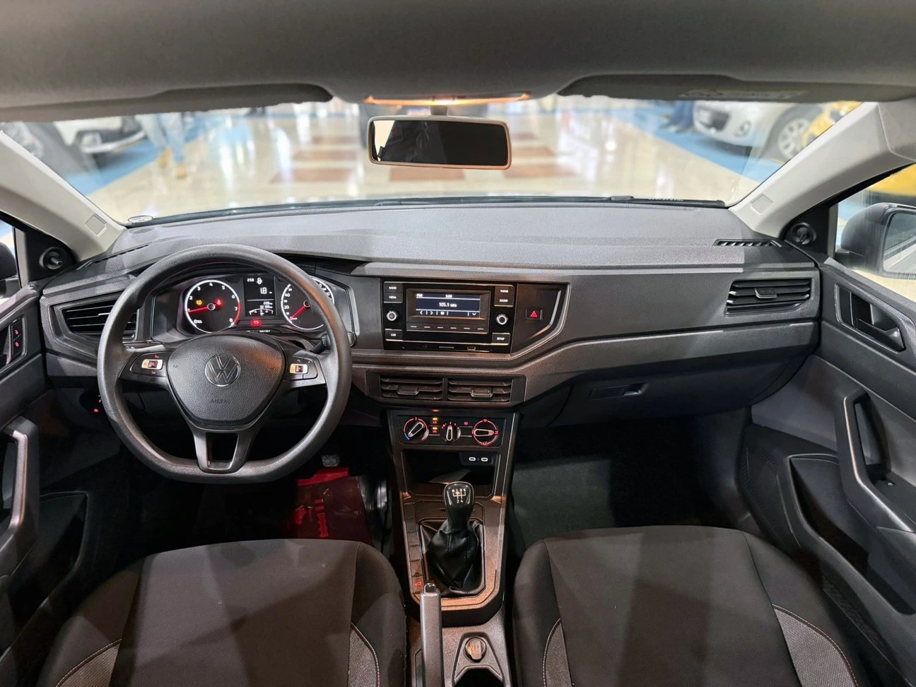 VOLKSWAGEN POLO