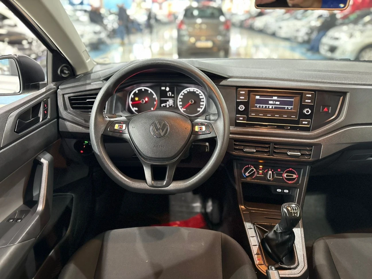 VOLKSWAGEN POLO
