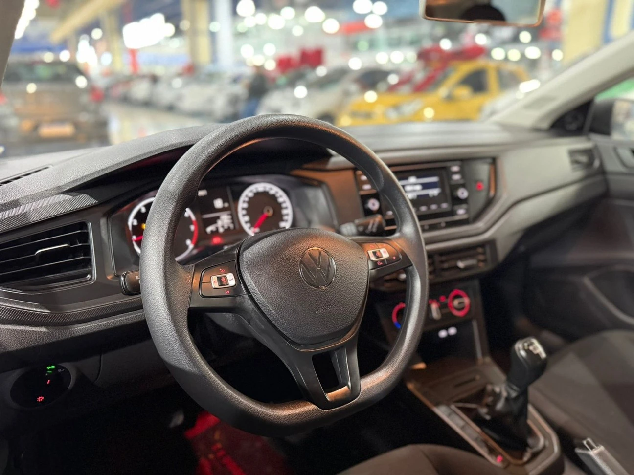 VOLKSWAGEN POLO