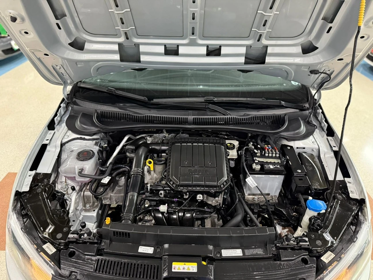 VOLKSWAGEN POLO