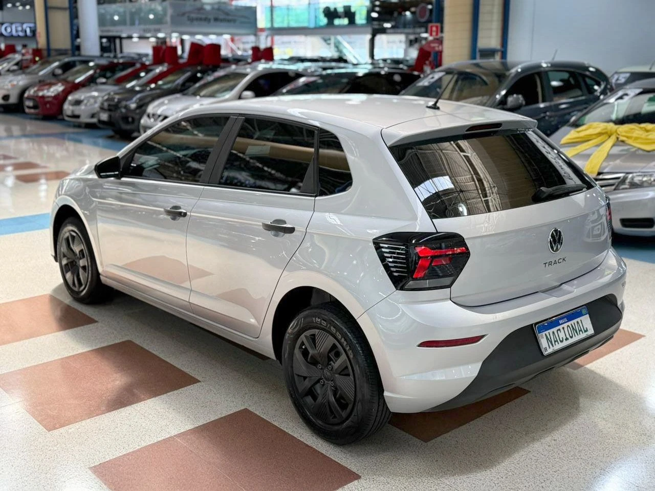 VOLKSWAGEN POLO