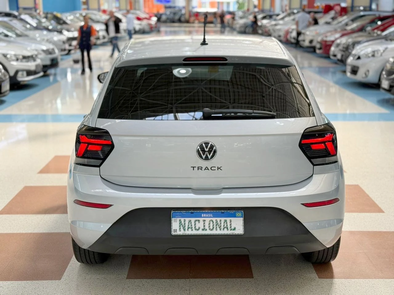 VOLKSWAGEN POLO