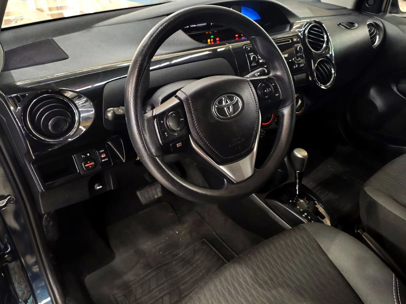 TOYOTA ETIOS