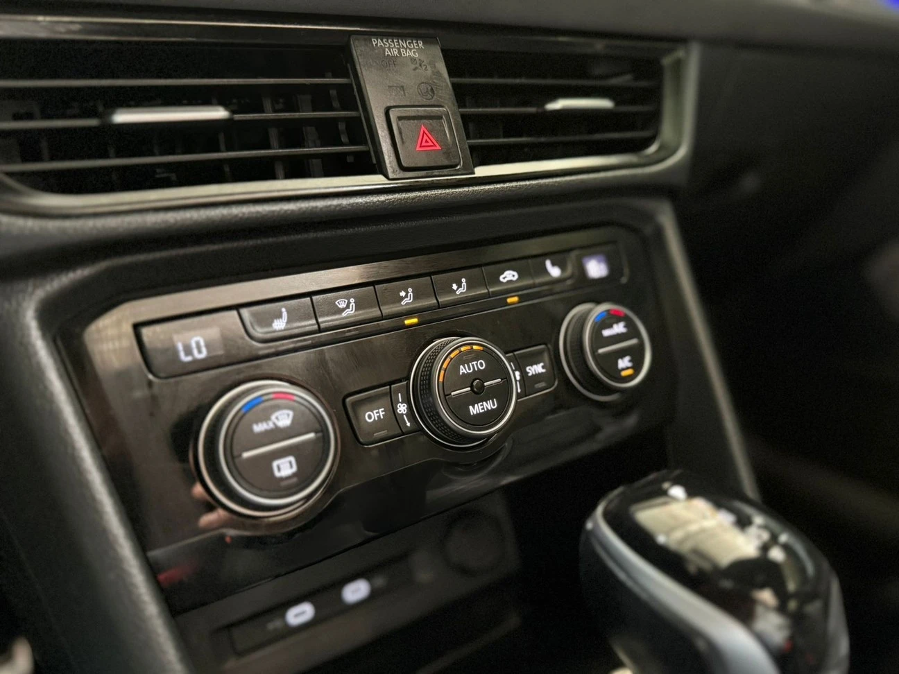 VOLKSWAGEN TAOS