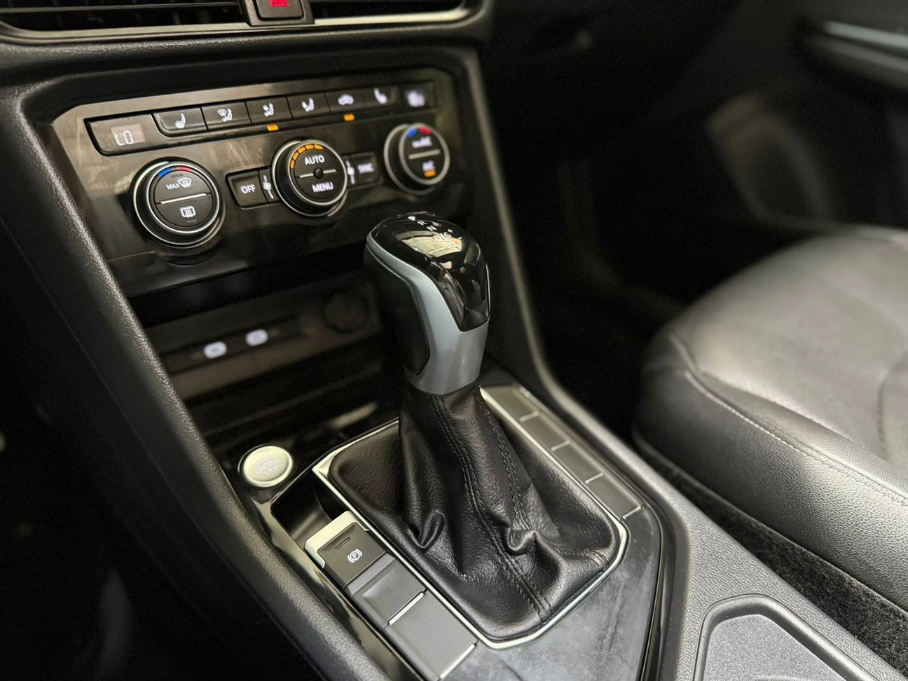 VOLKSWAGEN TAOS