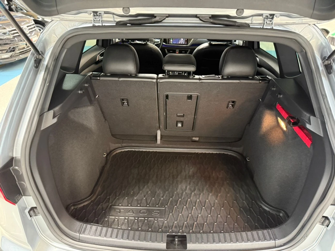 VOLKSWAGEN TAOS
