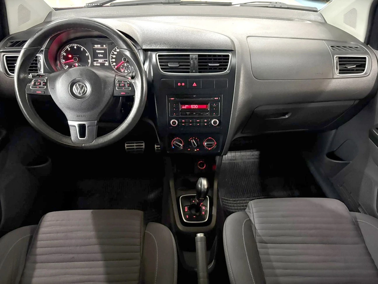 VOLKSWAGEN SPACE CROSS