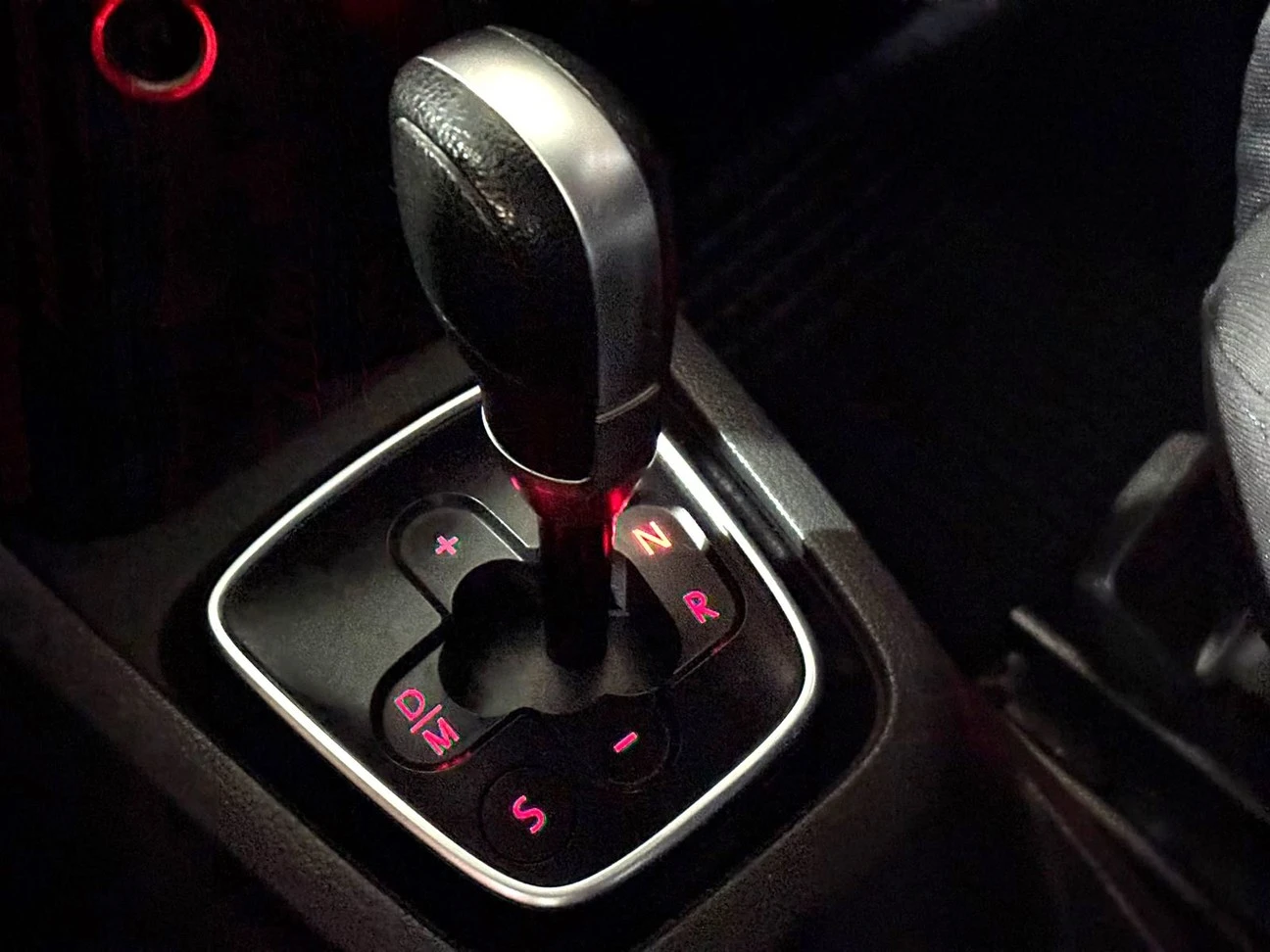 VOLKSWAGEN SPACE CROSS