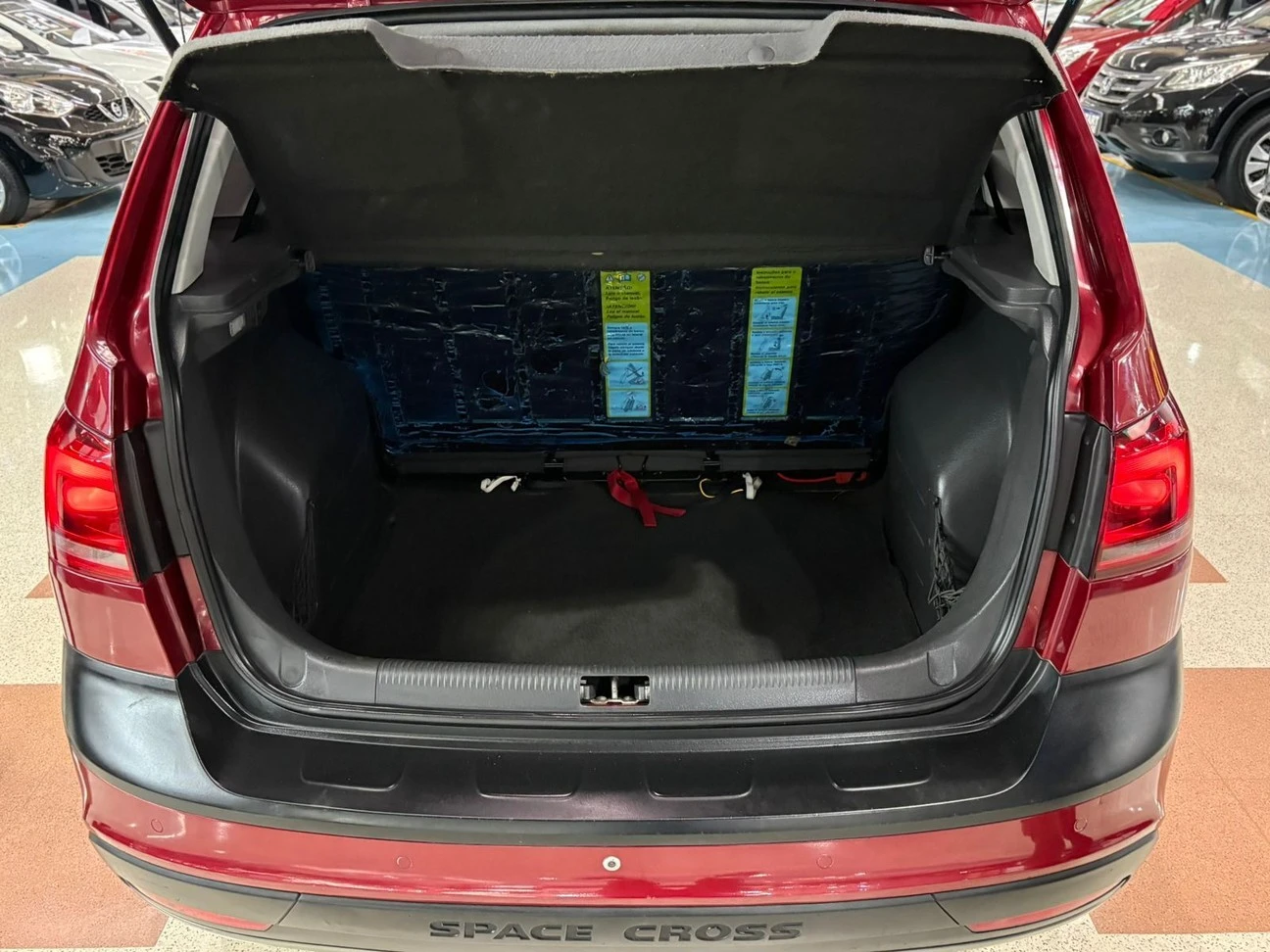 VOLKSWAGEN SPACE CROSS