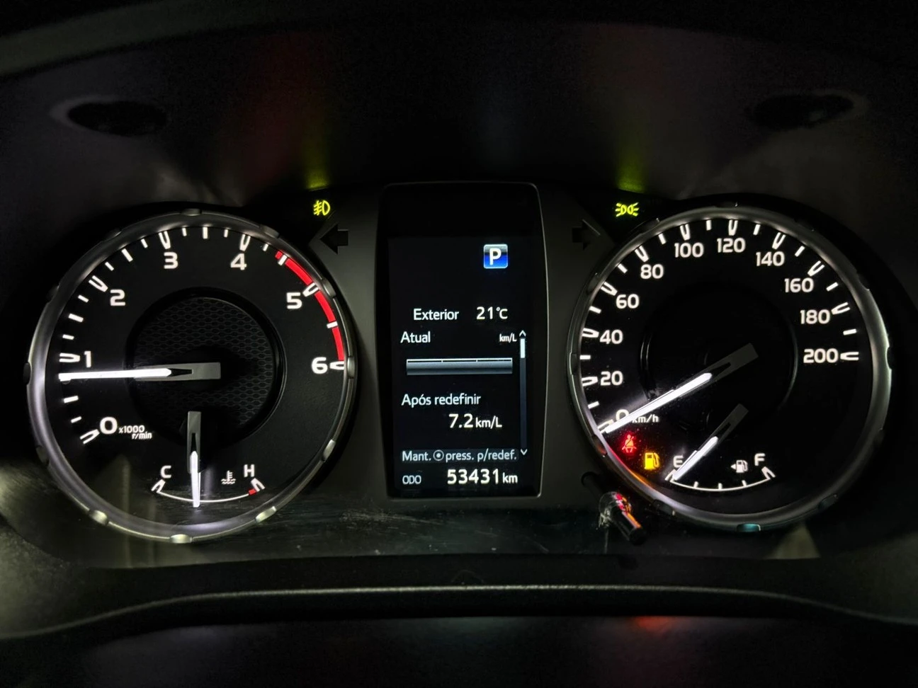 TOYOTA HILUX