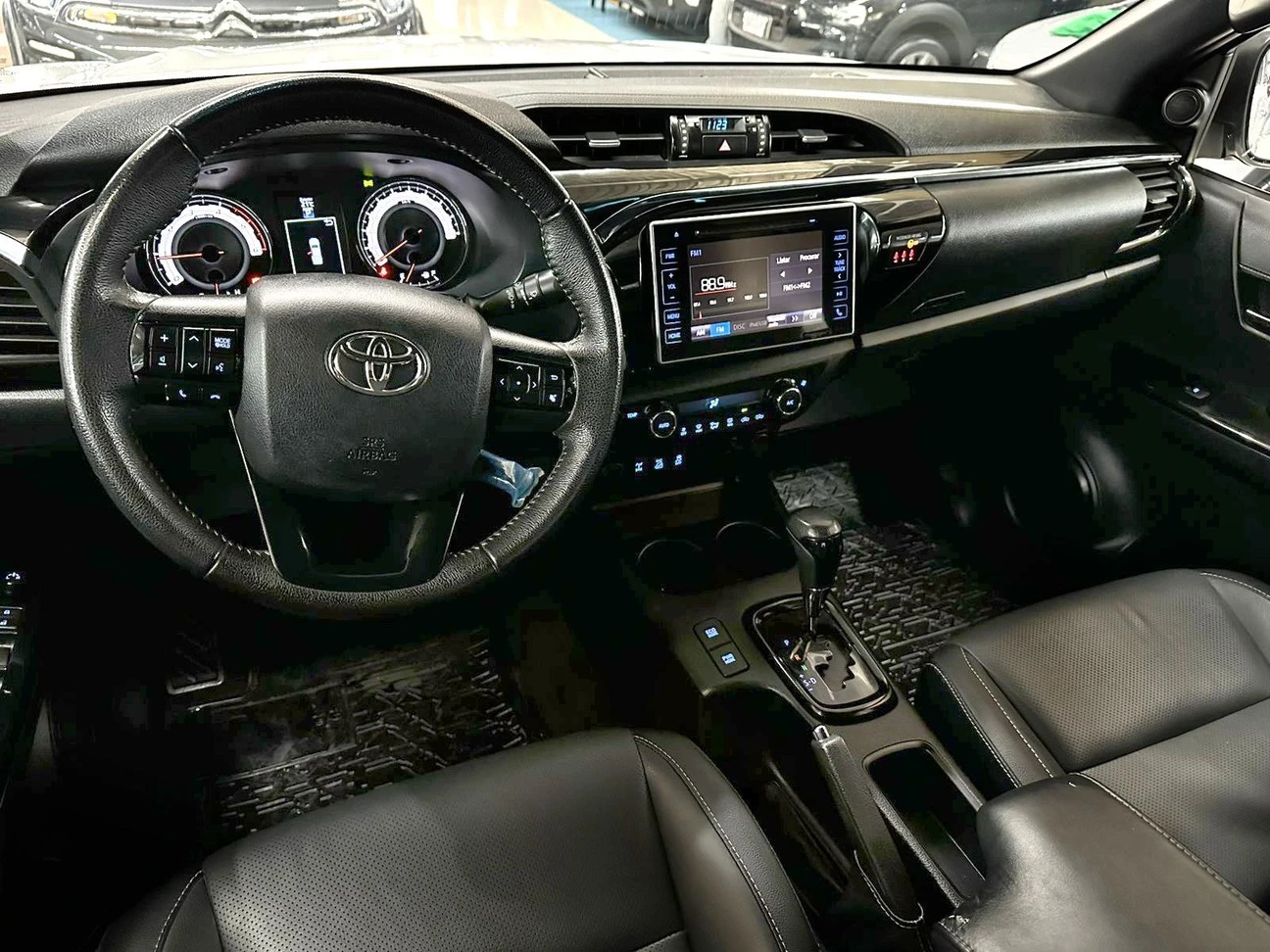 TOYOTA HILUX
