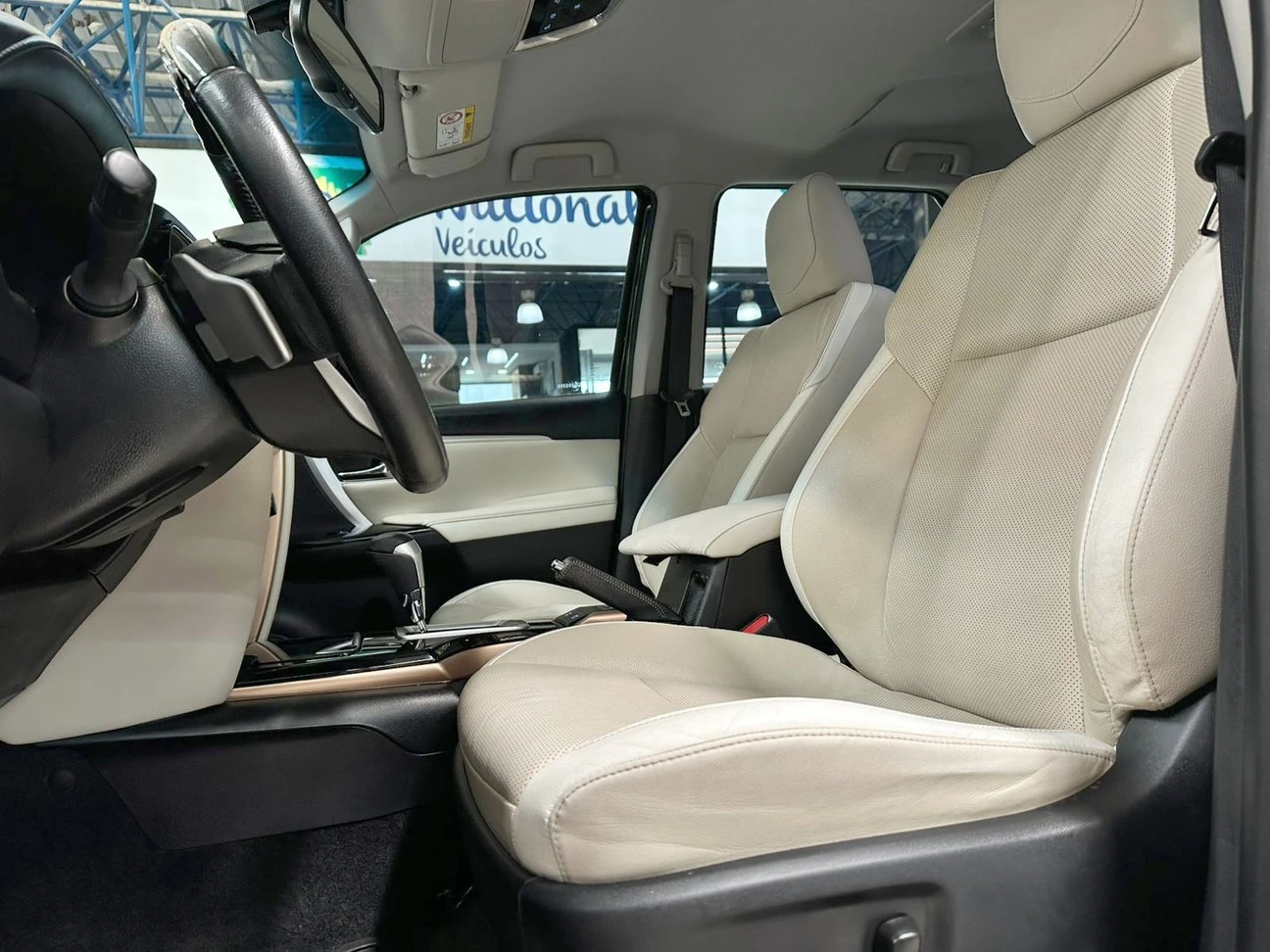 TOYOTA HILUX SW4