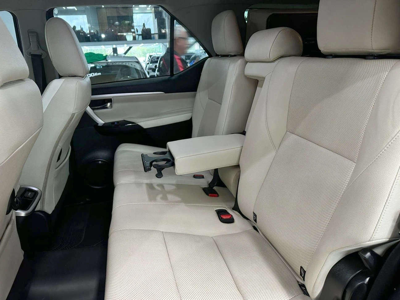 TOYOTA HILUX SW4