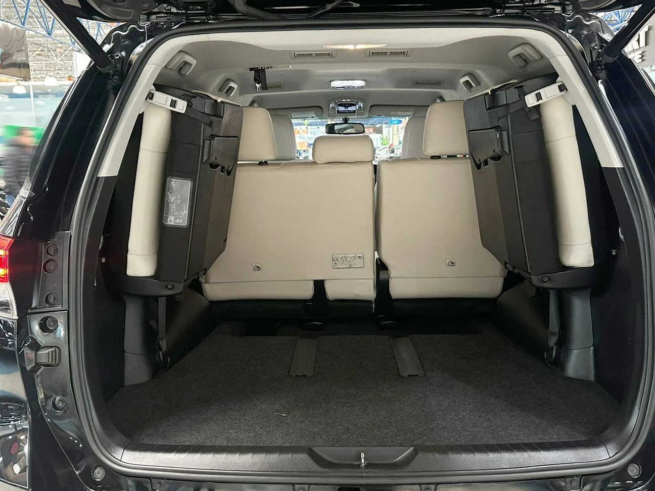 TOYOTA HILUX SW4