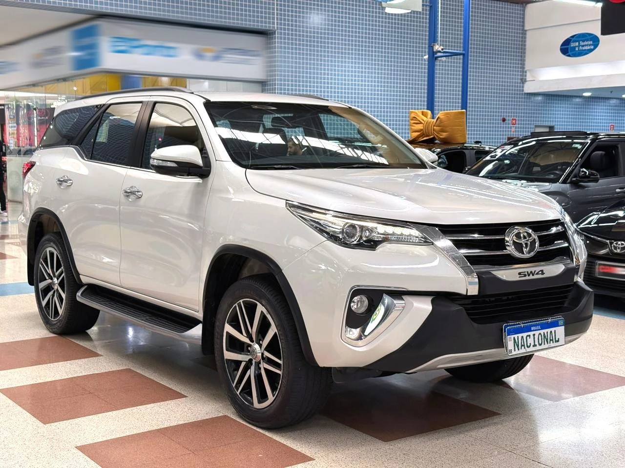 TOYOTA HILUX SW4