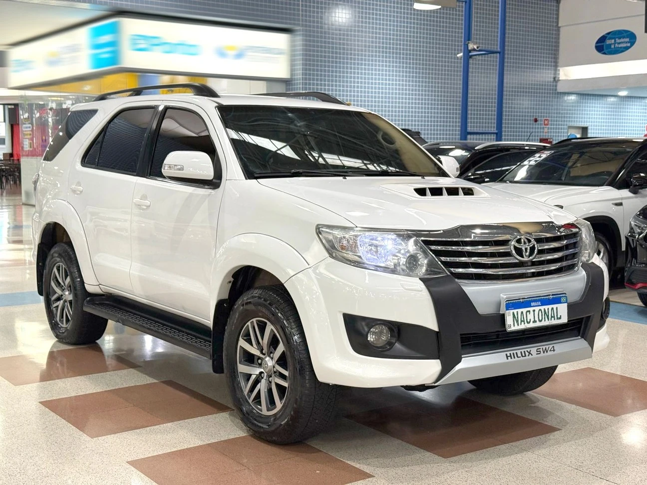 TOYOTA HILUX SW4