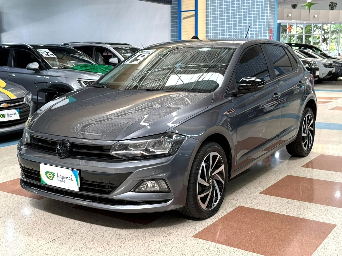 VOLKSWAGEN POLO