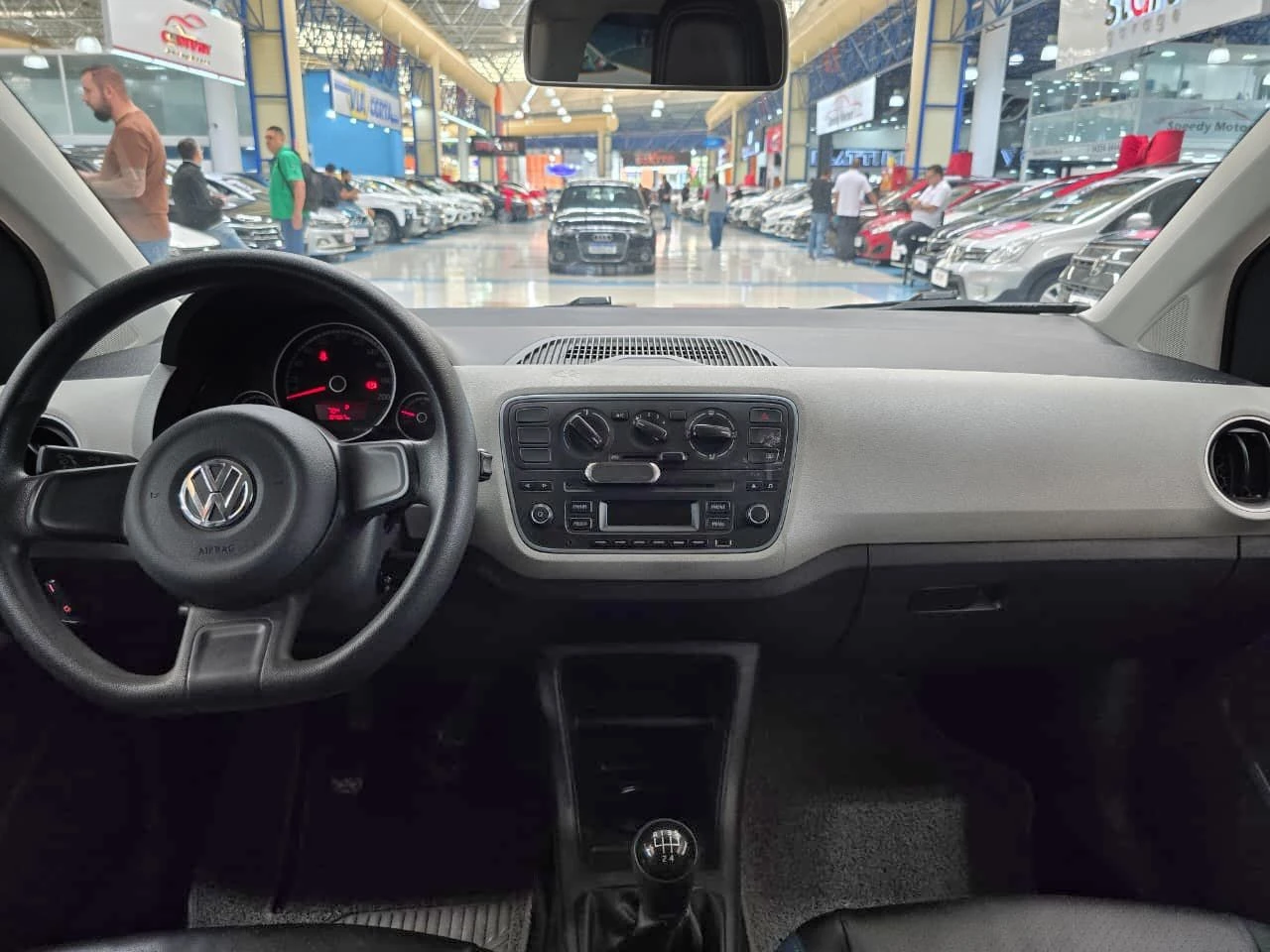 VOLKSWAGEN UP