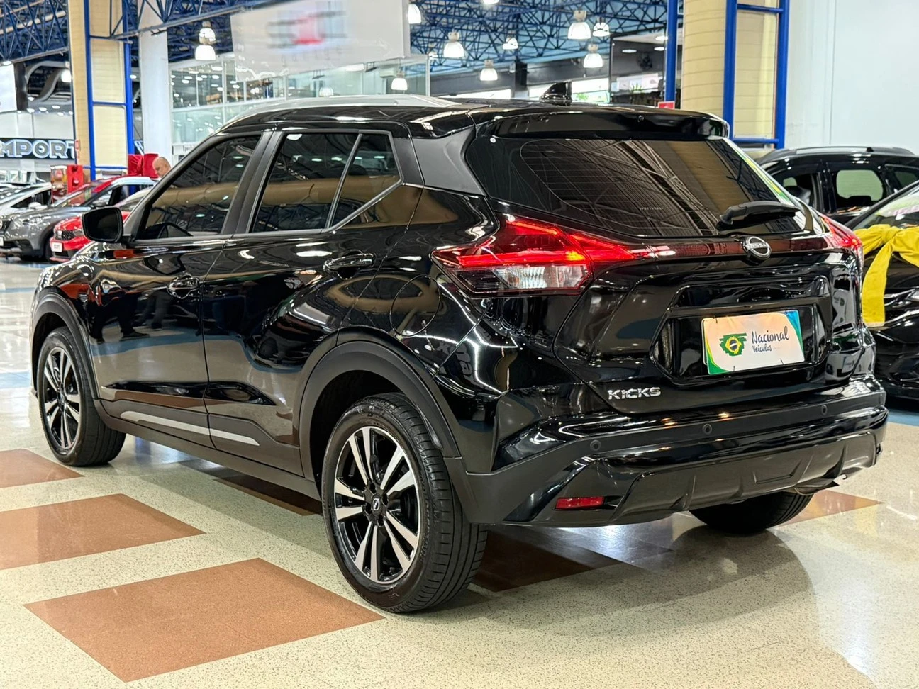 NISSAN KICKS