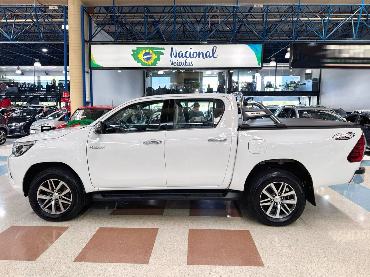 TOYOTA HILUX